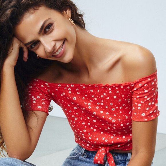 Red Off Shoulder Crop Top - Picture 2 of 7